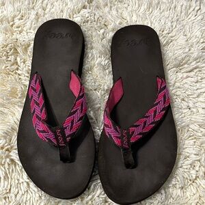 Women’s brown Reef cushion sole sandals sz 7